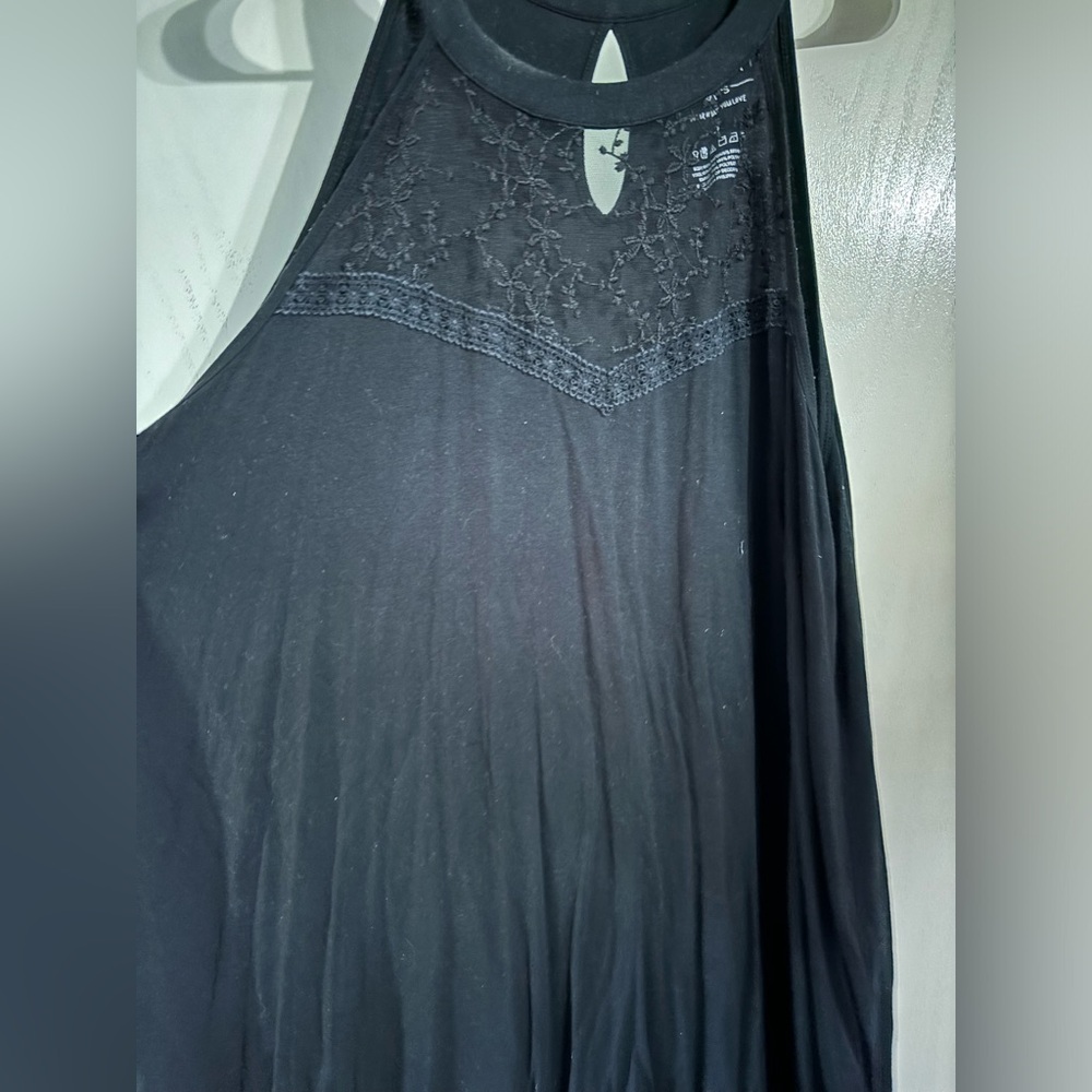Torrid size 3 black lace tank top. vGUC. SF/dog friendly home.